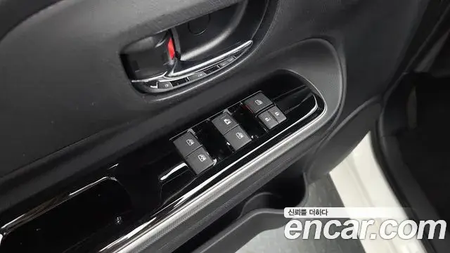 Toyota Prius C 2019 — Photo 24/31