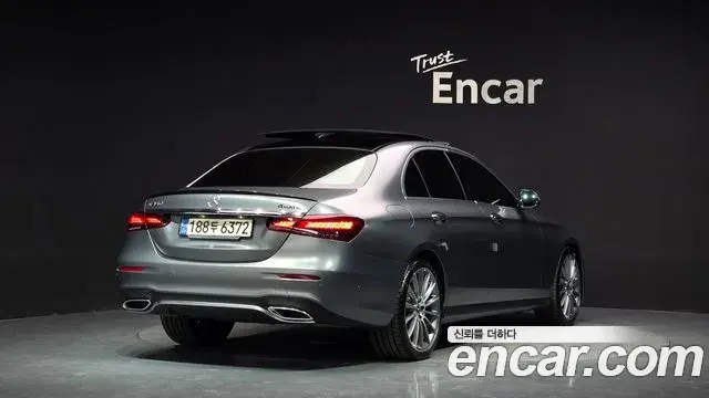 Mercedes-Benz E-Class 2022 — Фото 1/20