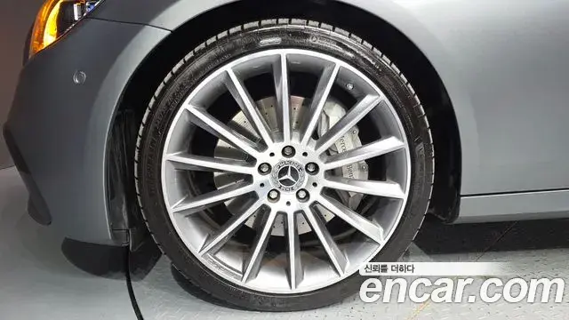 Mercedes-Benz E-Class 2022 — Фото 4/20