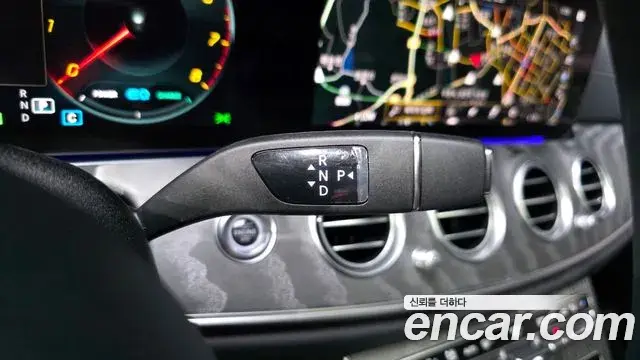 Mercedes-Benz E-Class 2022 — Фото 7/20