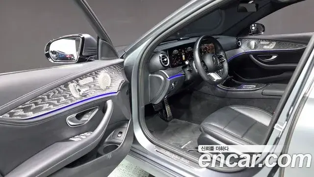 Mercedes-Benz E-Class 2022 — Фото 8/20