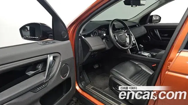 Land Rover Discovery Sport 2020 — Фото 11/20