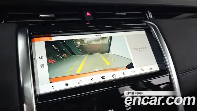 Land Rover Discovery Sport 2020 — Фото 15/20