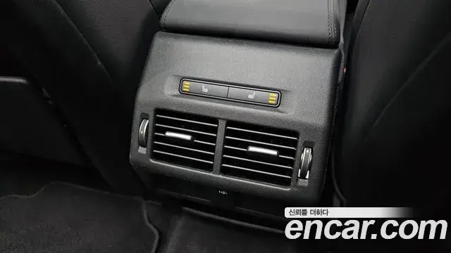 Land Rover Discovery Sport 2020 — Фото 18/20