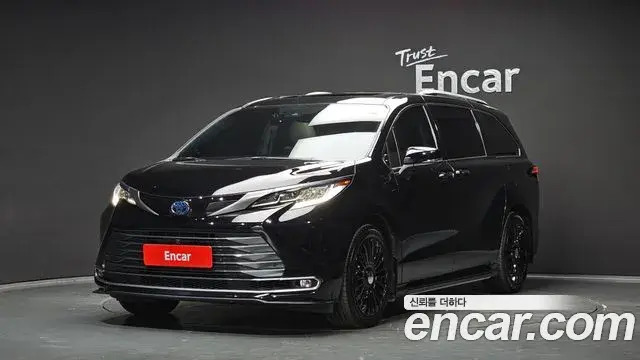 Toyota Sienna 2023 — Photo 18/20