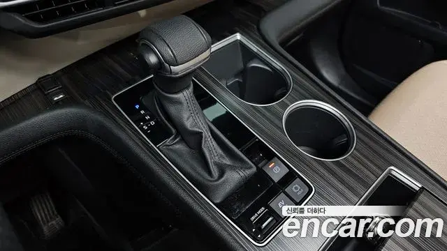 Toyota Sienna 2023 — Photo 2/20