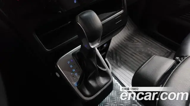 Hyundai Staria 2024 — Фото 9/20