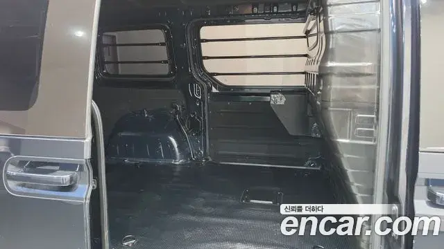 Hyundai Staria 2024 — Фото 11/20