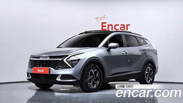 Kia Sportage 2021 — Фото 1/20