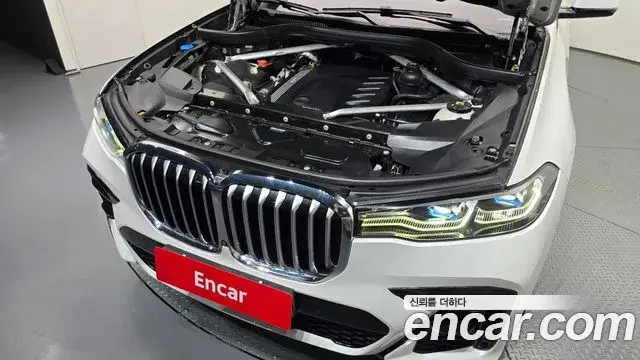 BMW X7 2021 — Фото 6/20