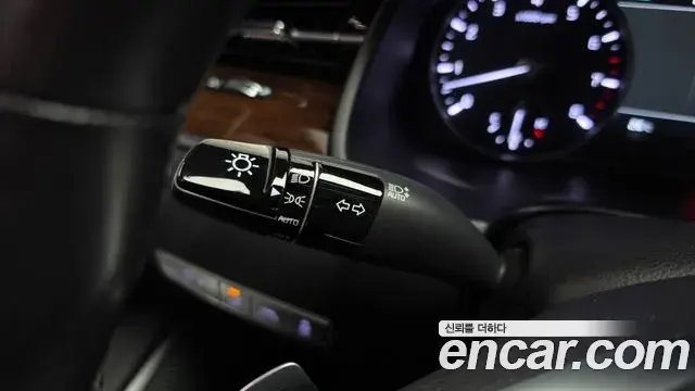 Kia The K9 2019 — ფოტო 13/33