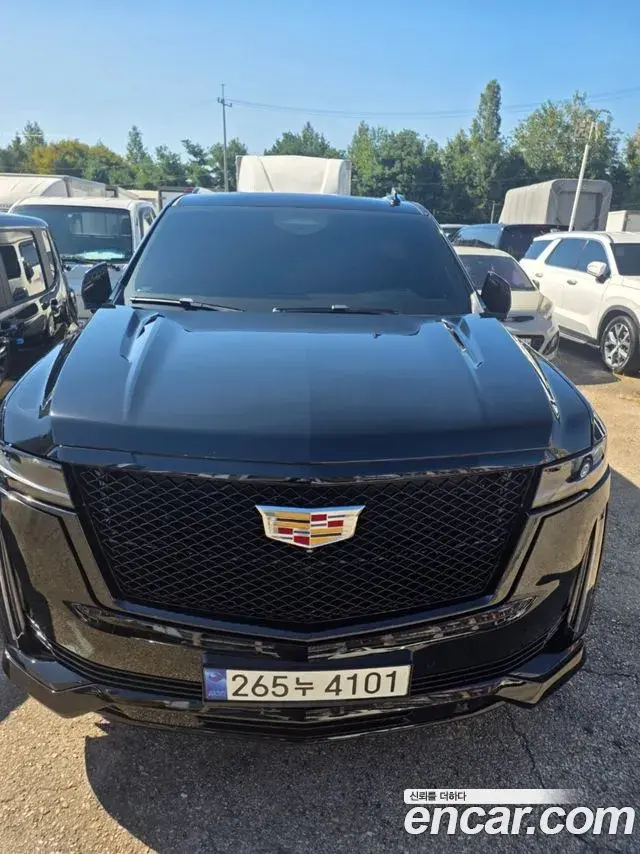 Cadillac Escalade 2023 — Photo 16/20