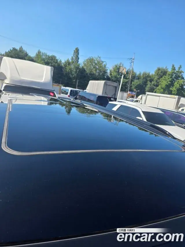Cadillac Escalade 2023 — Photo 19/20