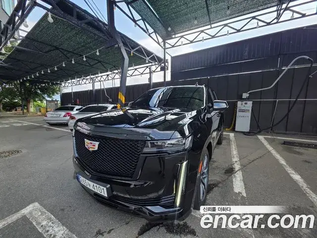 Cadillac Escalade 2023 — Photo 17/20