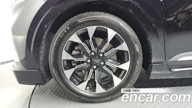 Kia Carnival 2021 — Фото 5/20
