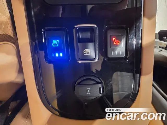 Kia Carnival 2021 — Фото 16/20