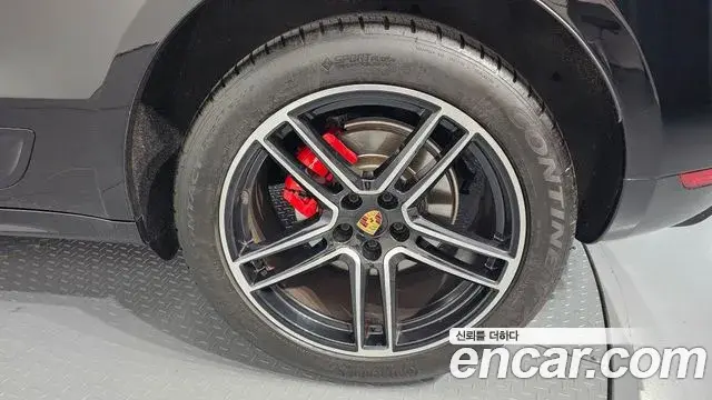 Porsche Macan 2020 — Şəkil 23/31