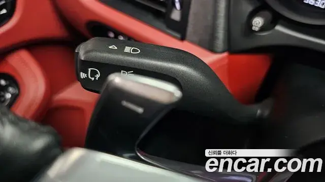 Porsche Macan 2020 — Şəkil 28/31