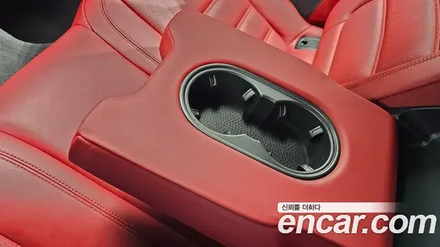 Porsche Macan 2020 — Şəkil 16/31