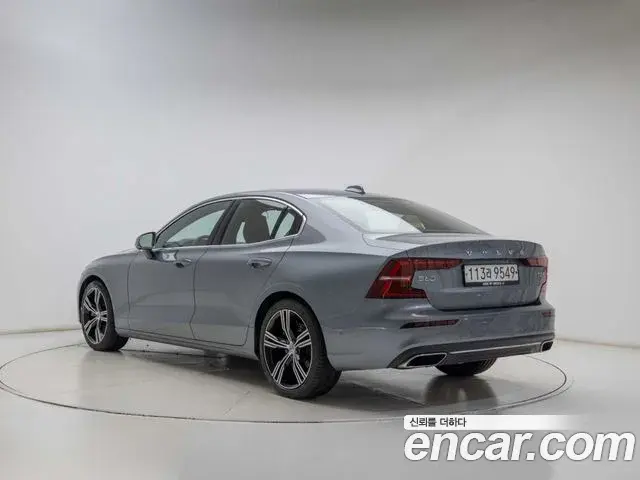 Volvo S60 2019 — Фото 3/20