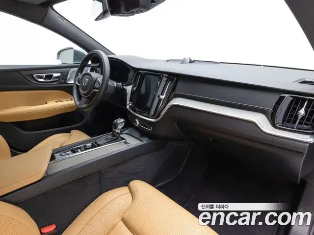 Volvo S60 2019 — Фото 13/20