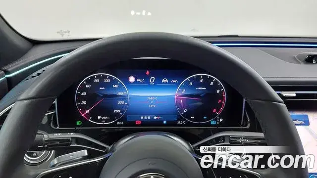Mercedes-Benz E-Class 2025 — Фото 8/17