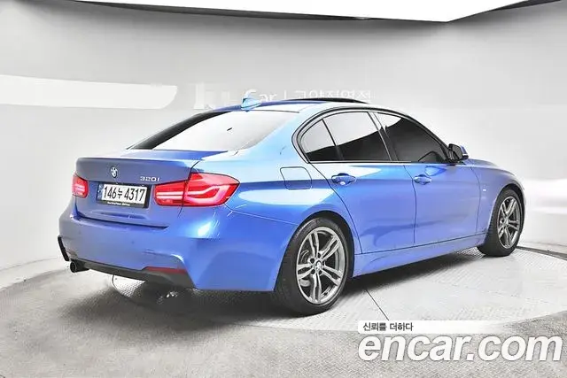 BMW 3 Series 2018 — Фото 1/20