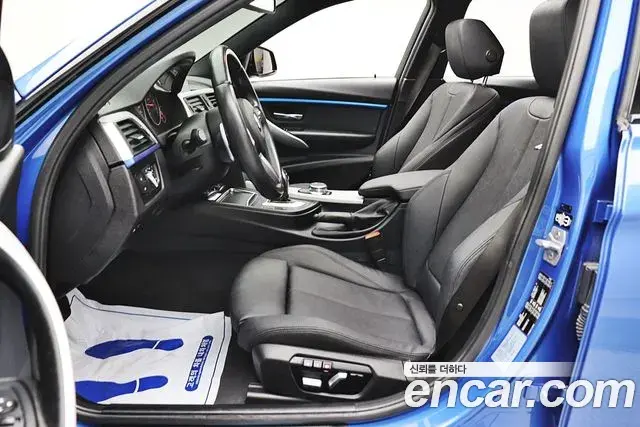 BMW 3 Series 2018 — Фото 11/20