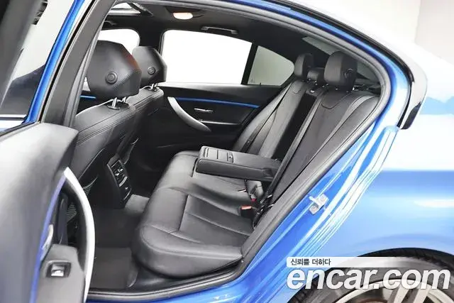 BMW 3 Series 2018 — Фото 13/20