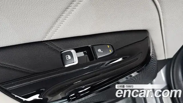Kia K5 2025 — Photo 2/36