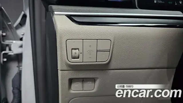 Kia K5 2025 — Photo 12/36
