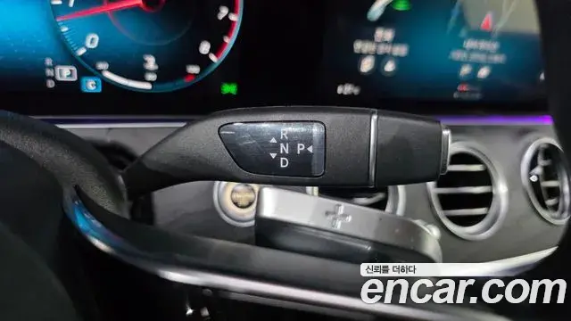 Mercedes-Benz E-Class 2022 — Фото 9/20