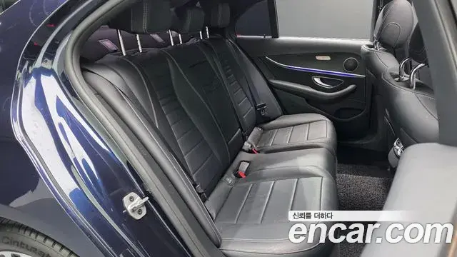 Mercedes-Benz E-Class 2022 — Фото 11/20