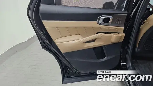 Kia Sorento 2025 — Photo 8/32