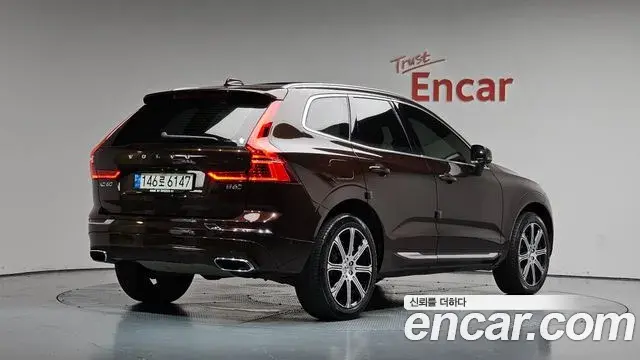 Volvo XC60 2021 — Фото 2/20