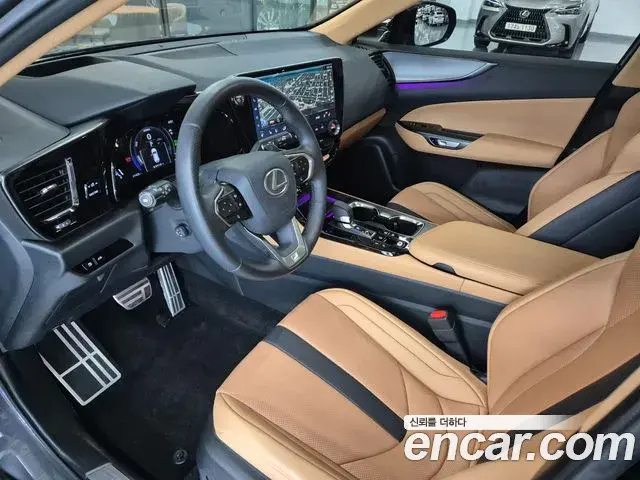 Lexus NX450h+ 2025 — Photo 17/20