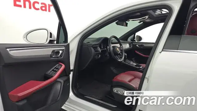 Porsche Macan 2022 — Şəkil 2/32