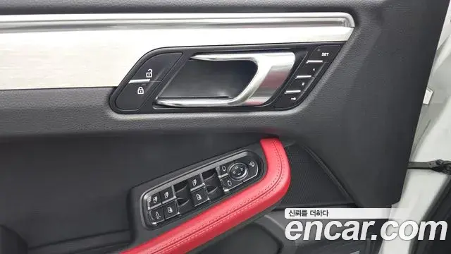 Porsche Macan 2022 — Şəkil 22/32