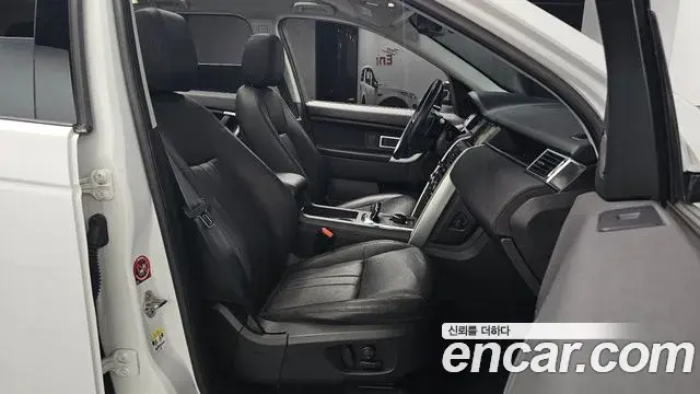 Land Rover Discovery Sport 2019 — Фото 9/20