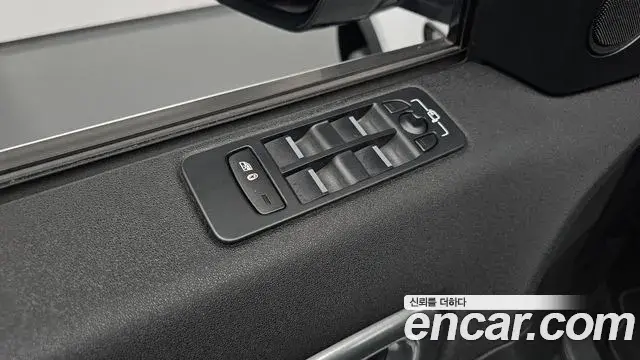 Land Rover Discovery Sport 2019 — Фото 17/20