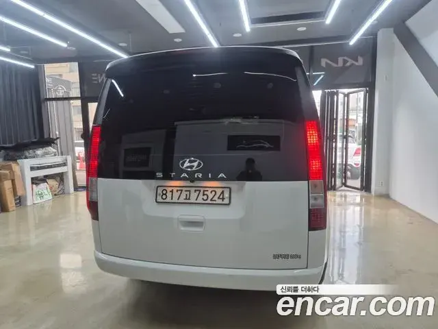 Hyundai Staria 2022 — Фото 3/15
