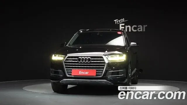 Audi Q7 2019 — Фото 3/20