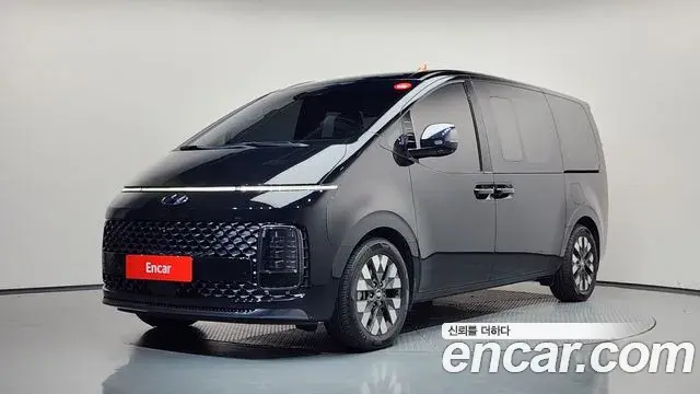 Hyundai Staria 2023 — Фото 1/20