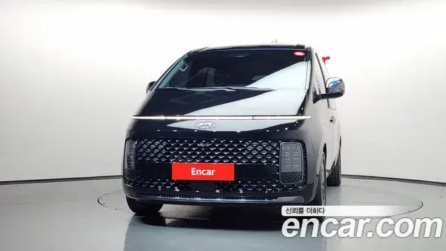 Hyundai Staria 2023 — Фото 3/20
