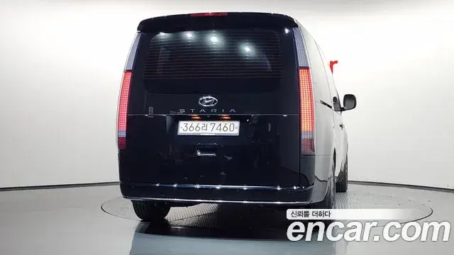 Hyundai Staria 2023 — Фото 4/20