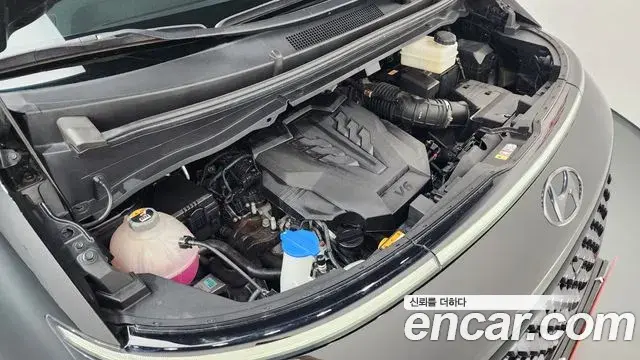 Hyundai Staria 2023 — Фото 6/20