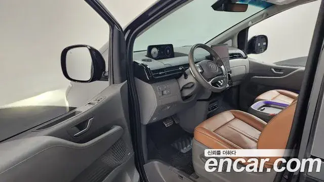 Hyundai Staria 2023 — Фото 10/20