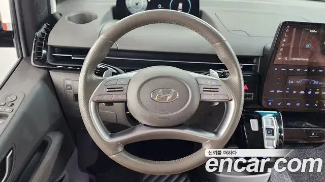 Hyundai Staria 2023 — Фото 14/20