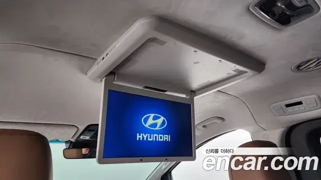 Hyundai Staria 2023 — Фото 17/20