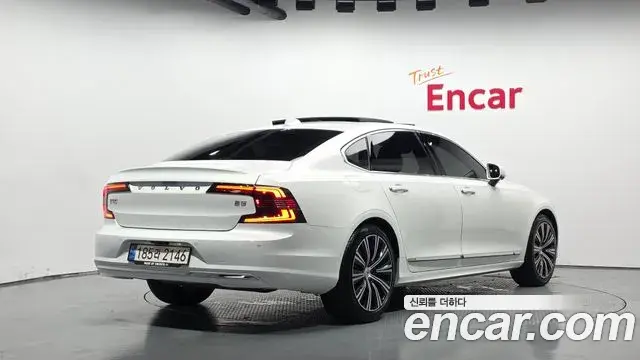 Volvo S90 2022 — ფოტო 24/32